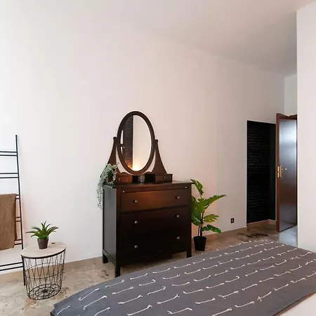 Academy Industrial Chic Apartment *